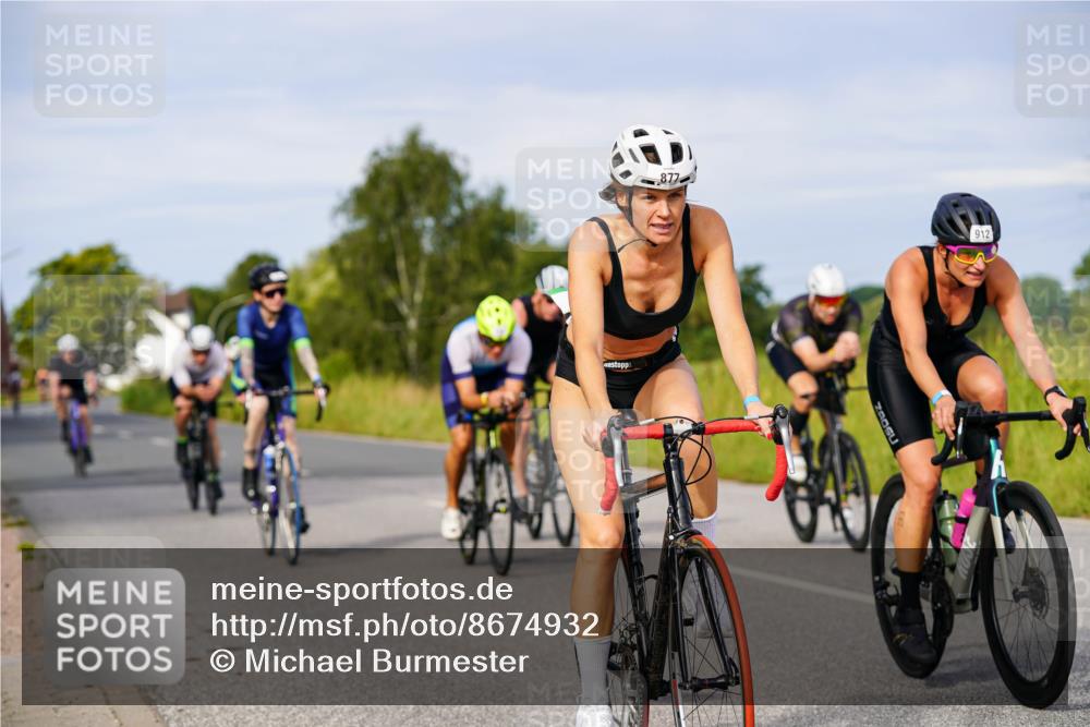 31.08.2025 - Elbe Triathlon Hamburg Michael Burmester http://msf.ph/oto/8674932 31.08.2025 10:17:12 Radfahren 671, 682, 696, 727, 739, 754, 786, 874, 877, 912 meine-sportfotos.de