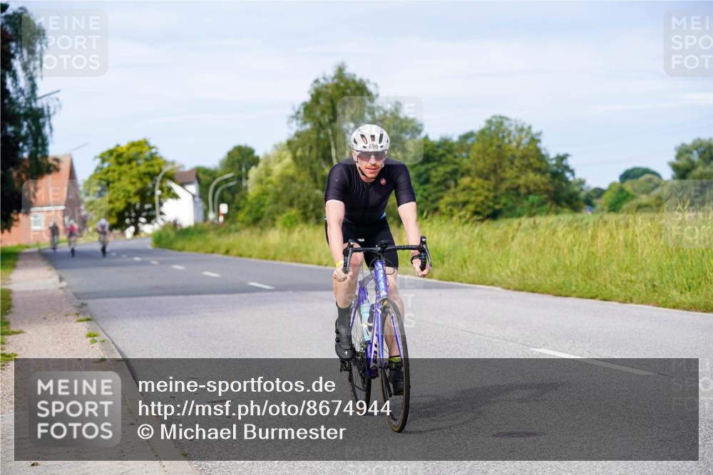31.08.2025 - Elbe Triathlon Hamburg Michael Burmester http://msf.ph/oto/8674944 31.08.2025 10:17:14 Radfahren 671, 682, 696, 739, 754, 874, 877, 912, 1017 meine-sportfotos.de