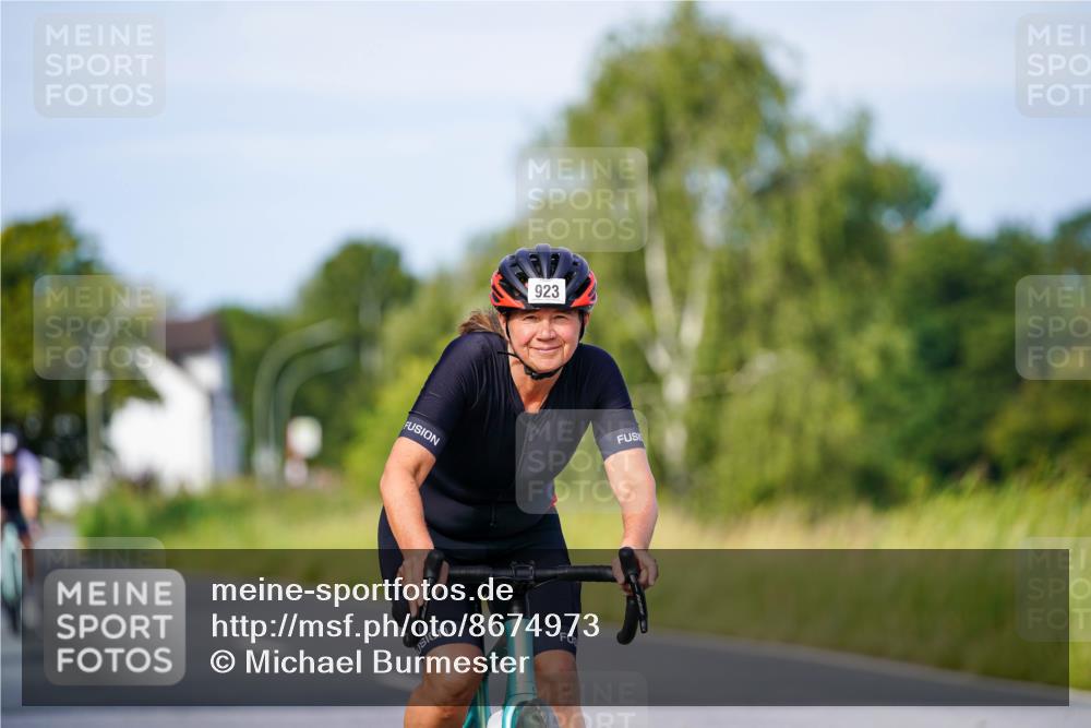 31.08.2025 - Elbe Triathlon Hamburg Michael Burmester http://msf.ph/oto/8674973 31.08.2025 10:17:26 Radfahren 388, 406, 869, 923 meine-sportfotos.de