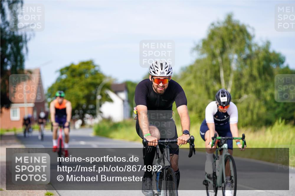 31.08.2025 - Elbe Triathlon Hamburg Michael Burmester http://msf.ph/oto/8674982 31.08.2025 10:17:29 Radfahren 388, 406, 869, 923 meine-sportfotos.de