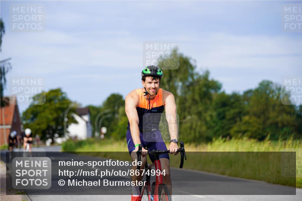 31.08.2025 - Elbe Triathlon Hamburg Michael Burmester http://msf.ph/oto/8674994 31.08.2025 10:17:33 Radfahren 388, 406, 820, 823, 825, 869 meine-sportfotos.de