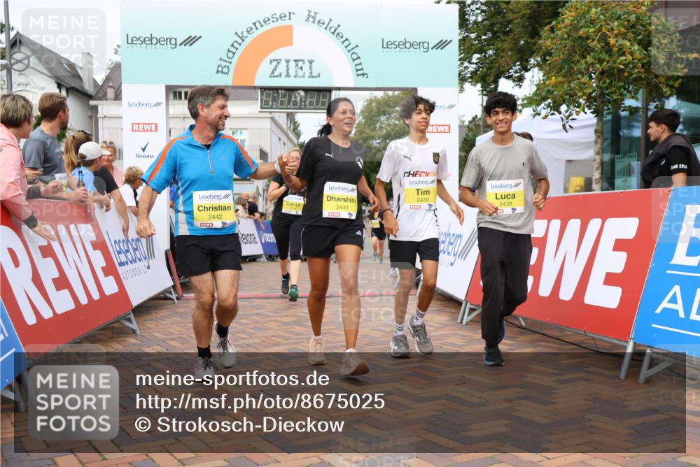 31.08.2025 - 21. Blankeneser Heldenlauf Strokosch-Dieckow http://msf.ph/oto/8675025 31.08.2025 10:34:48 Ziel 2524, 2244, 2021, 2214, 2215, 2655, 2298, 2488, 2438, 2439, 2349, 2441, 2442, 2350, 2048 meine-sportfotos.de