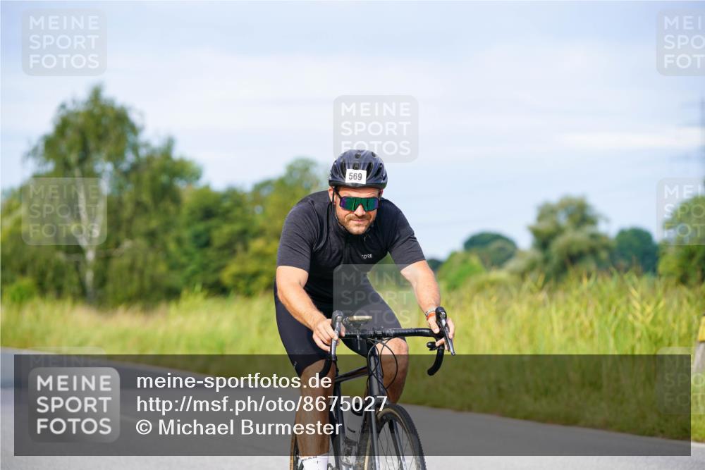31.08.2025 - Elbe Triathlon Hamburg Michael Burmester http://msf.ph/oto/8675027 31.08.2025 10:17:47 Radfahren 569, 570, 681 meine-sportfotos.de