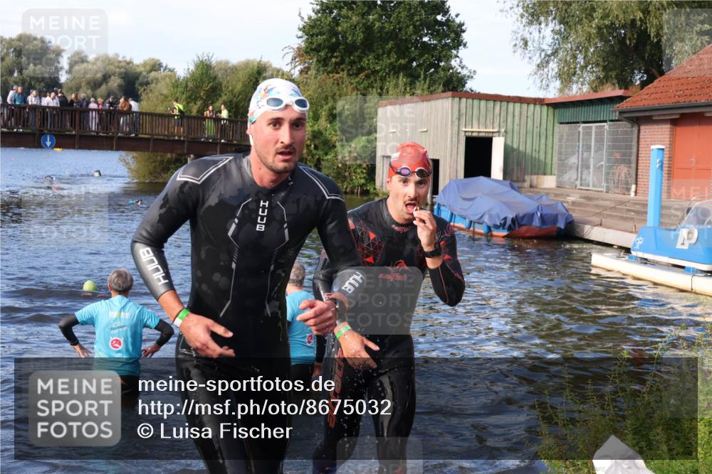 31.08.2025 - Elbe Triathlon Hamburg Luisa Fischer http://msf.ph/oto/8675032 31.08.2025 08:53:45 Schwimmen 467, 554 meine-sportfotos.de