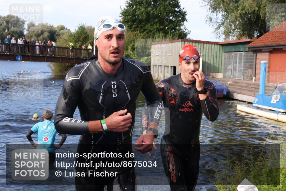 31.08.2025 - Elbe Triathlon Hamburg Luisa Fischer http://msf.ph/oto/8675034 31.08.2025 08:53:46 Schwimmen 467, 554 meine-sportfotos.de