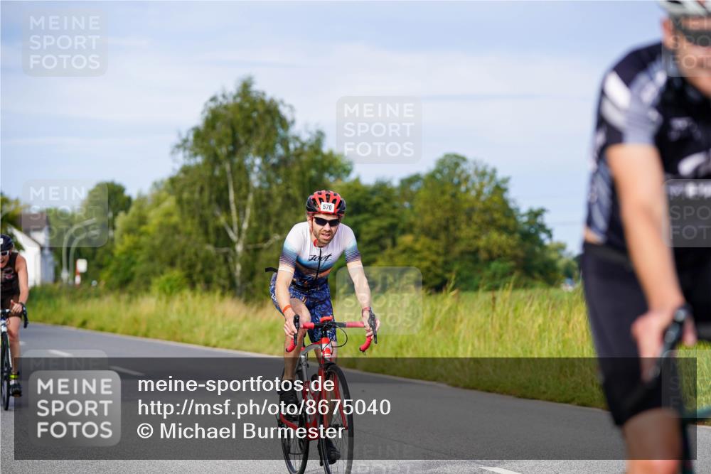 31.08.2025 - Elbe Triathlon Hamburg Michael Burmester http://msf.ph/oto/8675040 31.08.2025 10:17:54 Radfahren 570, 681, 838, 859 meine-sportfotos.de