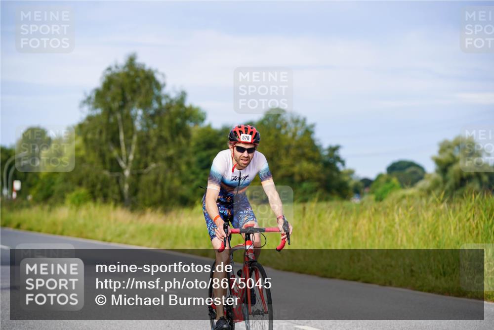 31.08.2025 - Elbe Triathlon Hamburg Michael Burmester http://msf.ph/oto/8675045 31.08.2025 10:17:54 Radfahren 570, 681, 838, 859 meine-sportfotos.de