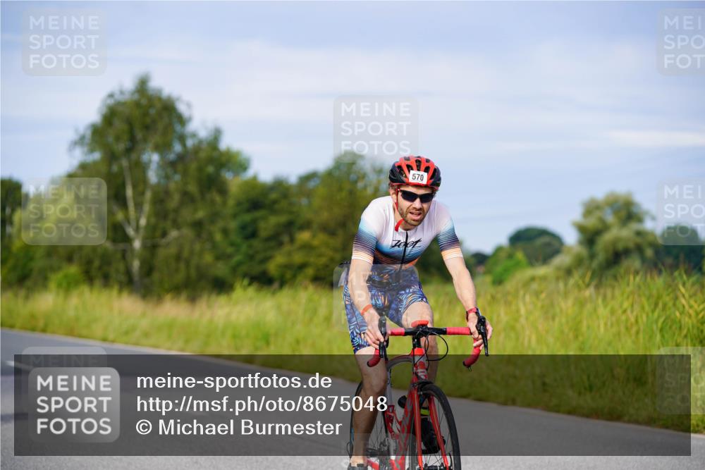 31.08.2025 - Elbe Triathlon Hamburg Michael Burmester http://msf.ph/oto/8675048 31.08.2025 10:17:54 Radfahren 570, 681, 838, 859 meine-sportfotos.de