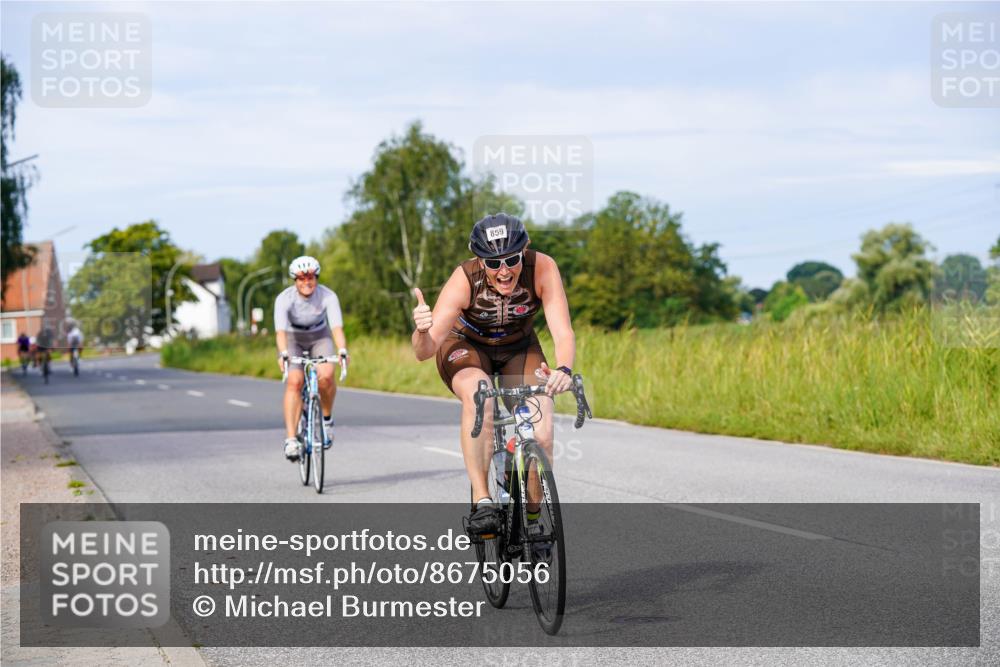 31.08.2025 - Elbe Triathlon Hamburg Michael Burmester http://msf.ph/oto/8675056 31.08.2025 10:17:55 Radfahren 570, 681, 838, 859 meine-sportfotos.de