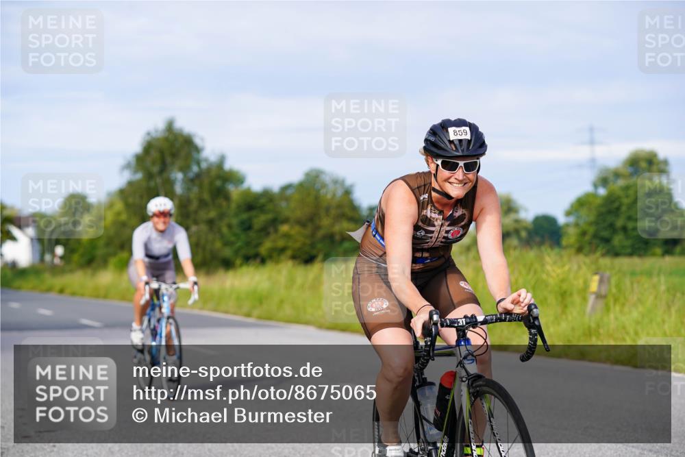 31.08.2025 - Elbe Triathlon Hamburg Michael Burmester http://msf.ph/oto/8675065 31.08.2025 10:17:56 Radfahren 570, 681, 684, 750, 838, 859 meine-sportfotos.de
