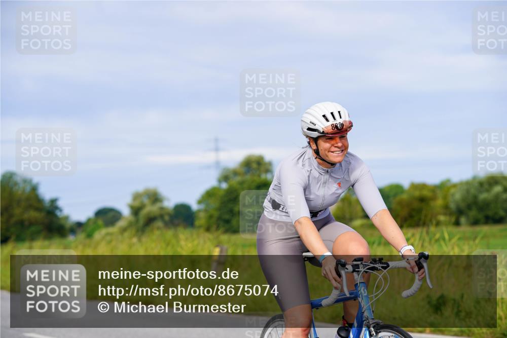 31.08.2025 - Elbe Triathlon Hamburg Michael Burmester http://msf.ph/oto/8675074 31.08.2025 10:17:57 Radfahren 570, 684, 750, 838, 859 meine-sportfotos.de