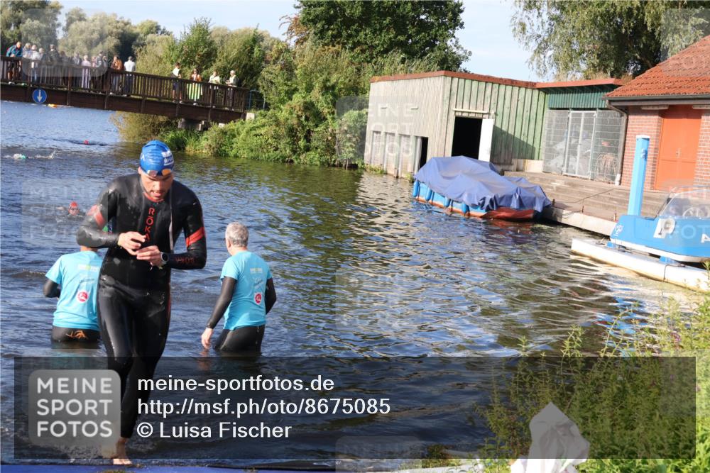 31.08.2025 - Elbe Triathlon Hamburg Luisa Fischer http://msf.ph/oto/8675085 31.08.2025 08:54:37 Schwimmen 535, 539 meine-sportfotos.de