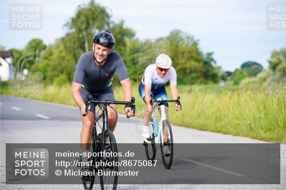 31.08.2025 - Elbe Triathlon Hamburg Michael Burmester http://msf.ph/oto/8675087 31.08.2025 10:18:02 Radfahren 461, 684, 750, 909 meine-sportfotos.de