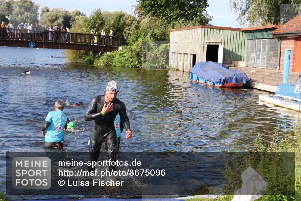 31.08.2025 - Elbe Triathlon Hamburg Luisa Fischer http://msf.ph/oto/8675096 31.08.2025 08:54:43 Schwimmen 506, 535 meine-sportfotos.de