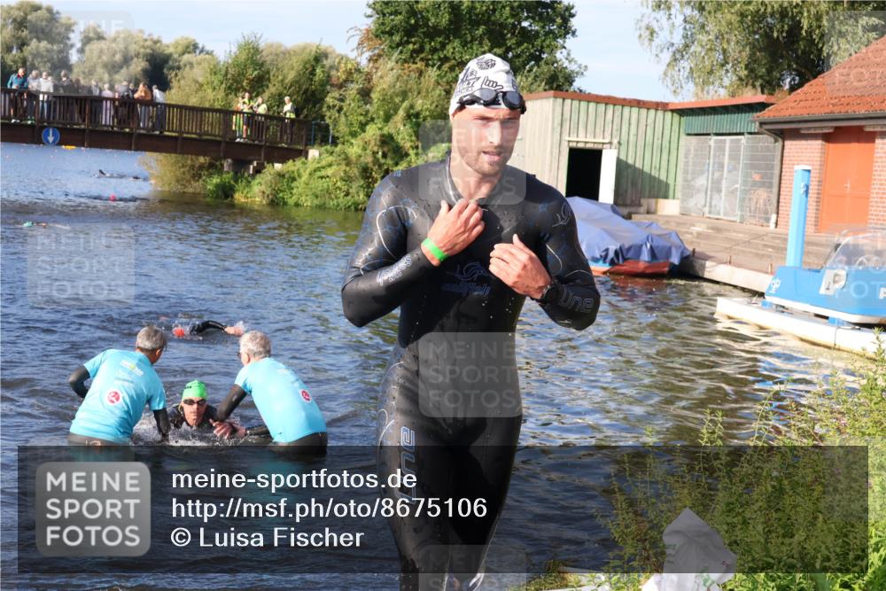 31.08.2025 - Elbe Triathlon Hamburg Luisa Fischer http://msf.ph/oto/8675106 31.08.2025 08:54:45 Schwimmen 506, 535 meine-sportfotos.de
