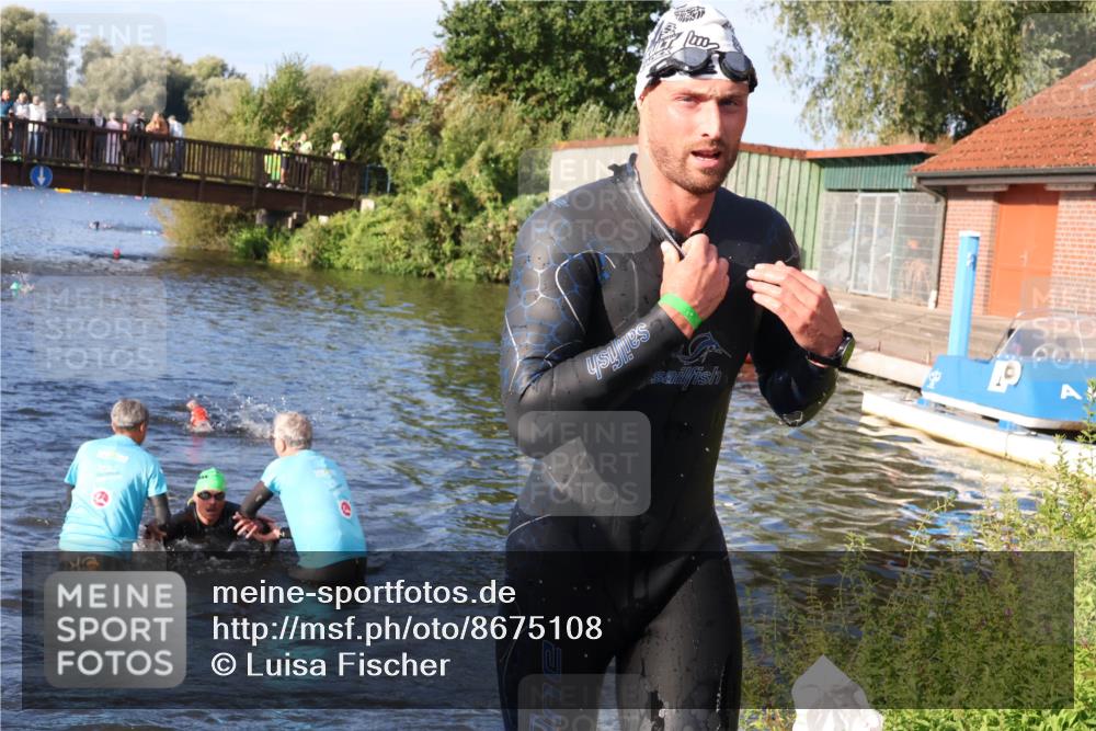 31.08.2025 - Elbe Triathlon Hamburg Luisa Fischer http://msf.ph/oto/8675108 31.08.2025 08:54:45 Schwimmen 506, 535 meine-sportfotos.de