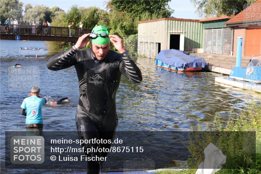 31.08.2025 - Elbe Triathlon Hamburg Luisa Fischer http://msf.ph/oto/8675115 31.08.2025 08:54:50 Schwimmen 506 meine-sportfotos.de