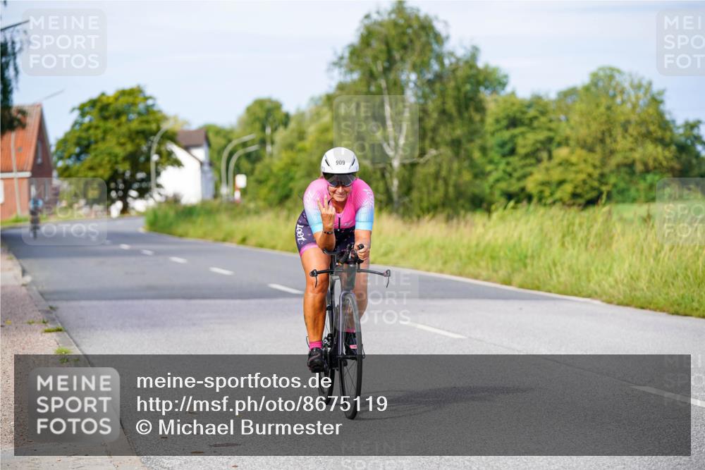 31.08.2025 - Elbe Triathlon Hamburg Michael Burmester http://msf.ph/oto/8675119 31.08.2025 10:18:08 Radfahren 461, 909 meine-sportfotos.de