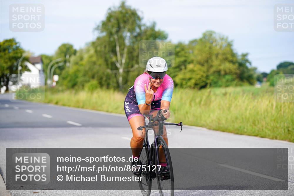 31.08.2025 - Elbe Triathlon Hamburg Michael Burmester http://msf.ph/oto/8675127 31.08.2025 10:18:08 Radfahren 461, 909 meine-sportfotos.de
