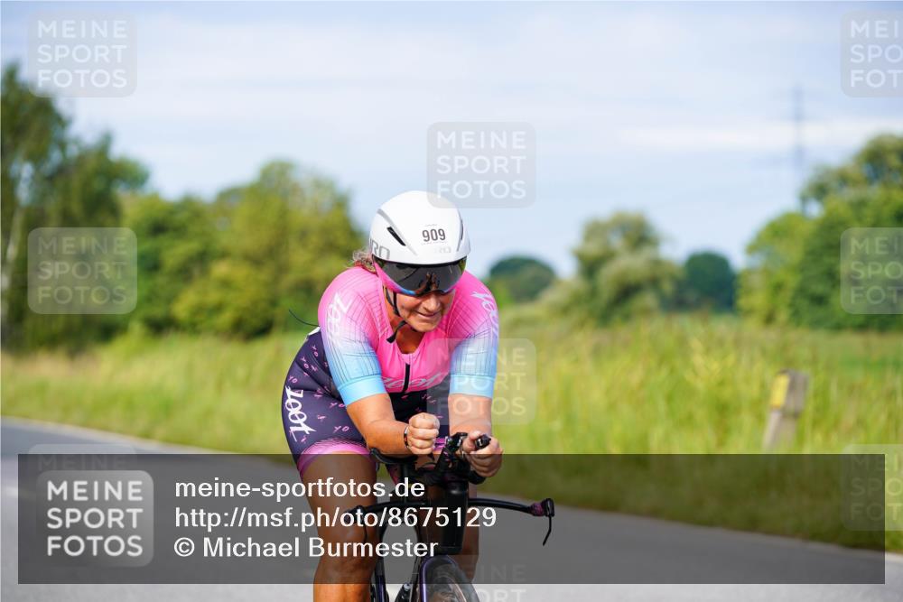 31.08.2025 - Elbe Triathlon Hamburg Michael Burmester http://msf.ph/oto/8675129 31.08.2025 10:18:08 Radfahren 461, 909 meine-sportfotos.de