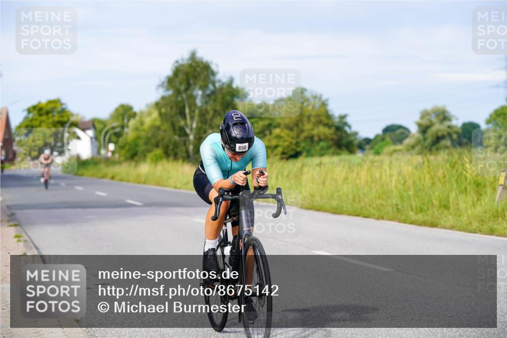 31.08.2025 - Elbe Triathlon Hamburg Michael Burmester http://msf.ph/oto/8675142 31.08.2025 10:18:16 Radfahren 850, 1032 meine-sportfotos.de