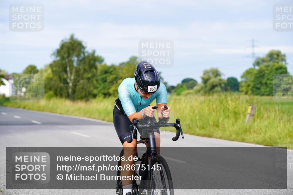31.08.2025 - Elbe Triathlon Hamburg Michael Burmester http://msf.ph/oto/8675145 31.08.2025 10:18:16 Radfahren 850, 1032 meine-sportfotos.de