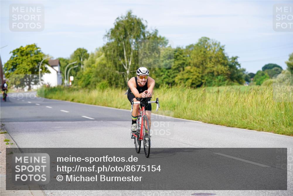 31.08.2025 - Elbe Triathlon Hamburg Michael Burmester http://msf.ph/oto/8675154 31.08.2025 10:18:20 Radfahren 1032 meine-sportfotos.de