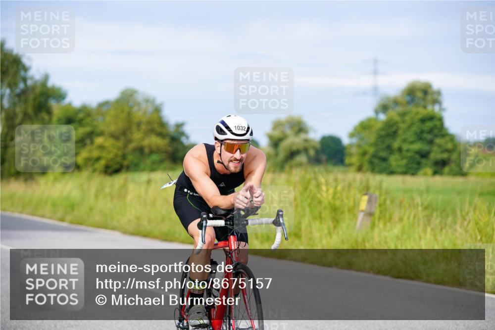 31.08.2025 - Elbe Triathlon Hamburg Michael Burmester http://msf.ph/oto/8675157 31.08.2025 10:18:20 Radfahren 1032 meine-sportfotos.de