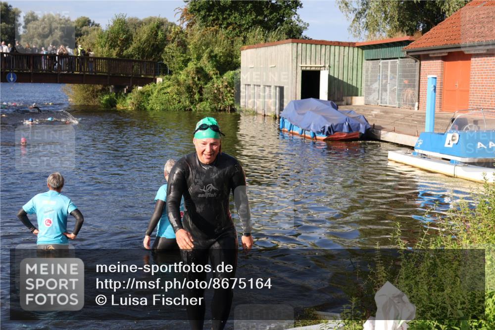 31.08.2025 - Elbe Triathlon Hamburg Luisa Fischer http://msf.ph/oto/8675164 31.08.2025 08:55:27 Schwimmen 302 meine-sportfotos.de