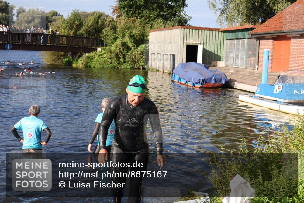 31.08.2025 - Elbe Triathlon Hamburg Luisa Fischer http://msf.ph/oto/8675167 31.08.2025 08:55:27 Schwimmen 302 meine-sportfotos.de