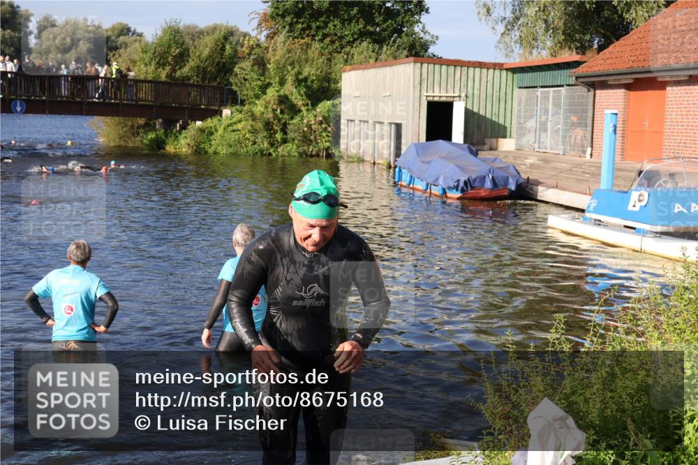 31.08.2025 - Elbe Triathlon Hamburg Luisa Fischer http://msf.ph/oto/8675168 31.08.2025 08:55:27 Schwimmen 302 meine-sportfotos.de
