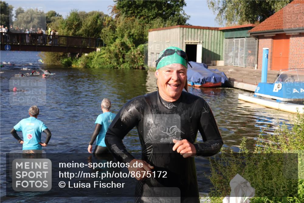 31.08.2025 - Elbe Triathlon Hamburg Luisa Fischer http://msf.ph/oto/8675172 31.08.2025 08:55:28 Schwimmen 302 meine-sportfotos.de