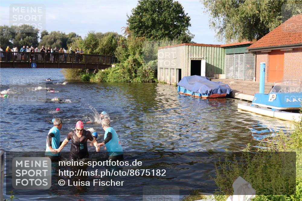 31.08.2025 - Elbe Triathlon Hamburg Luisa Fischer http://msf.ph/oto/8675182 31.08.2025 08:55:53 Schwimmen 304, 468 meine-sportfotos.de