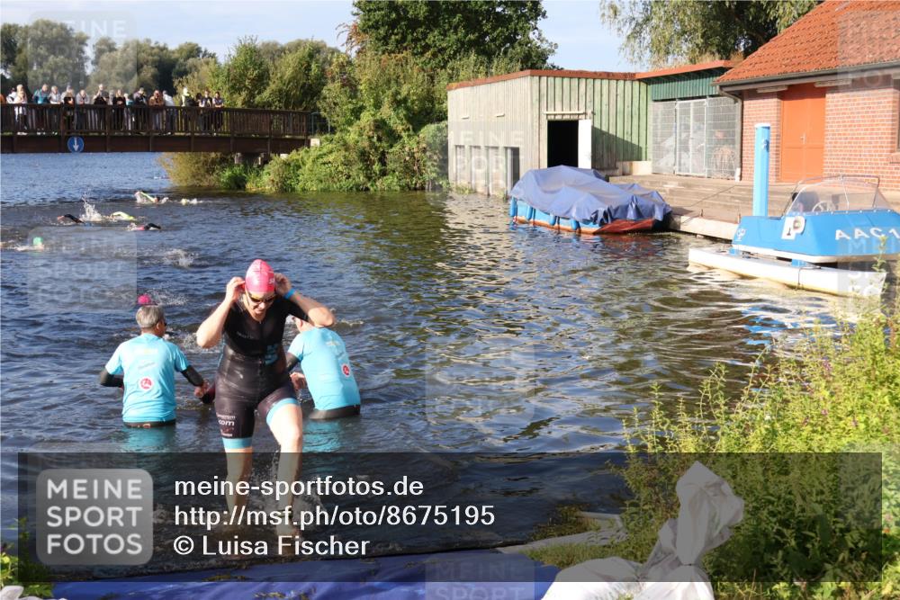 31.08.2025 - Elbe Triathlon Hamburg Luisa Fischer http://msf.ph/oto/8675195 31.08.2025 08:55:55 Schwimmen 304, 450, 468 meine-sportfotos.de