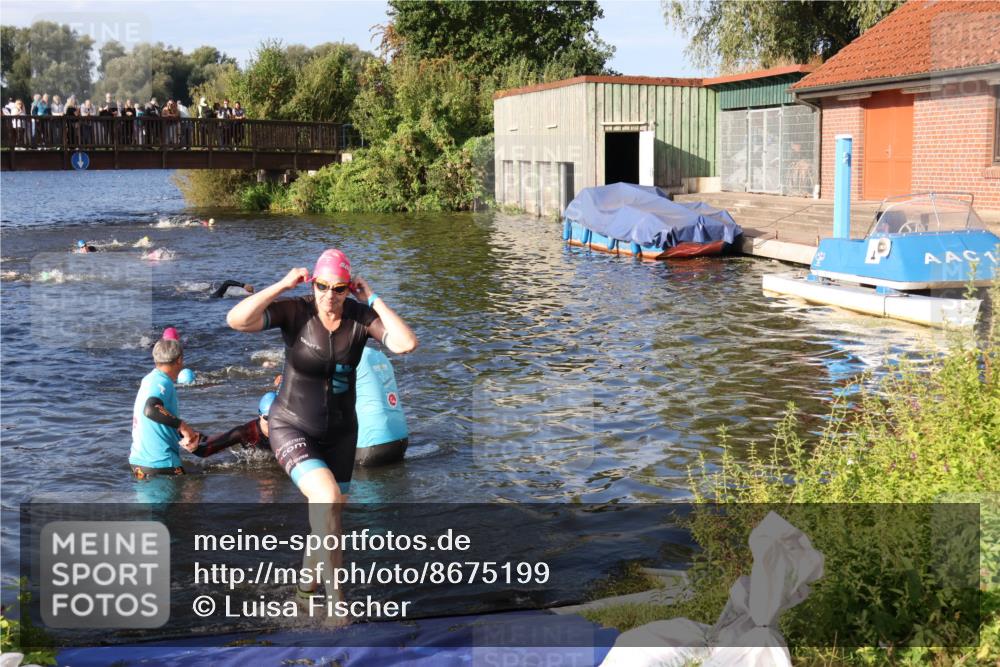 31.08.2025 - Elbe Triathlon Hamburg Luisa Fischer http://msf.ph/oto/8675199 31.08.2025 08:55:56 Schwimmen 304, 450, 468, 549 meine-sportfotos.de
