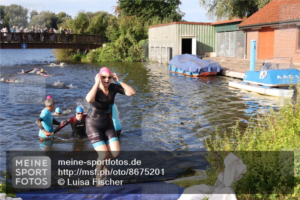 31.08.2025 - Elbe Triathlon Hamburg Luisa Fischer http://msf.ph/oto/8675201 31.08.2025 08:55:56 Schwimmen 304, 450, 468, 549 meine-sportfotos.de