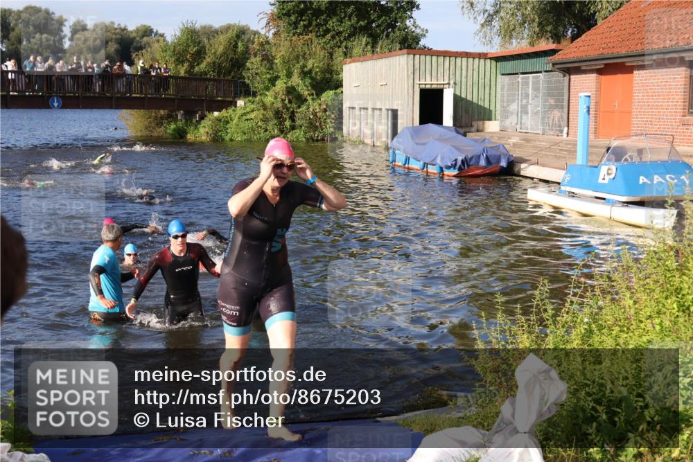 31.08.2025 - Elbe Triathlon Hamburg Luisa Fischer http://msf.ph/oto/8675203 31.08.2025 08:55:57 Schwimmen 304, 450, 468, 549 meine-sportfotos.de