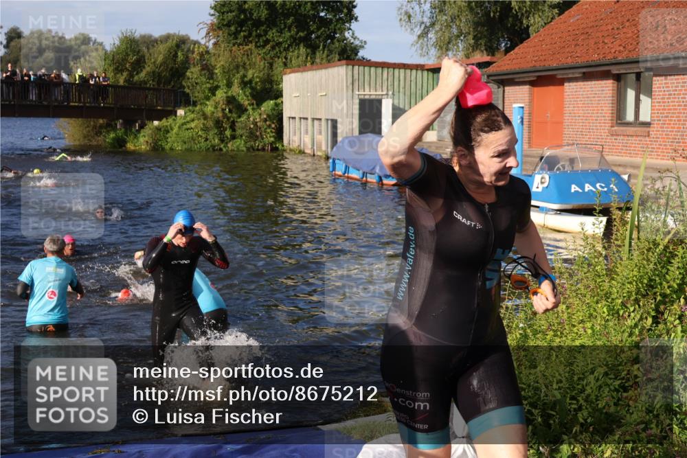 31.08.2025 - Elbe Triathlon Hamburg Luisa Fischer http://msf.ph/oto/8675212 31.08.2025 08:55:58 Schwimmen 304, 441, 450, 468, 549 meine-sportfotos.de