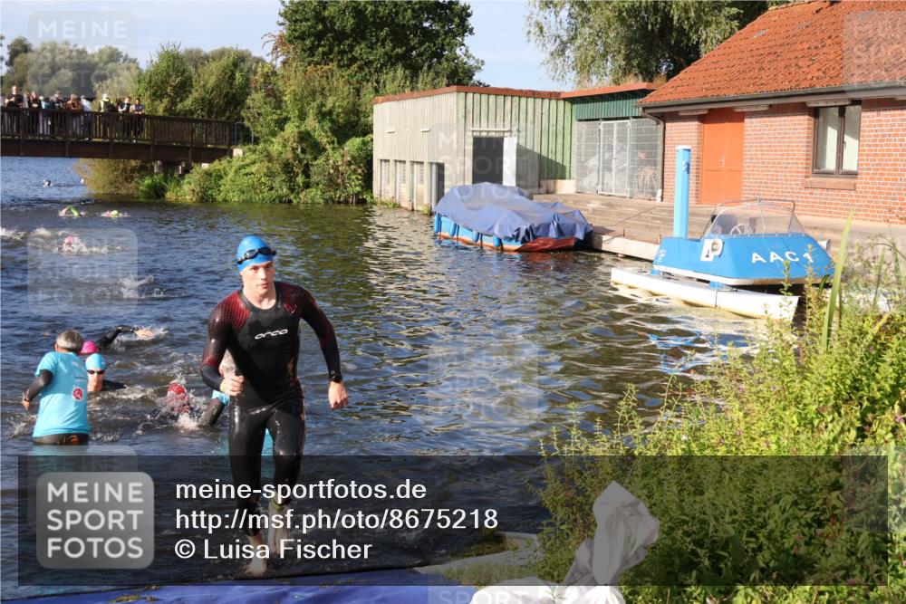 31.08.2025 - Elbe Triathlon Hamburg Luisa Fischer http://msf.ph/oto/8675218 31.08.2025 08:55:59 Schwimmen 304, 441, 450, 468, 549 meine-sportfotos.de