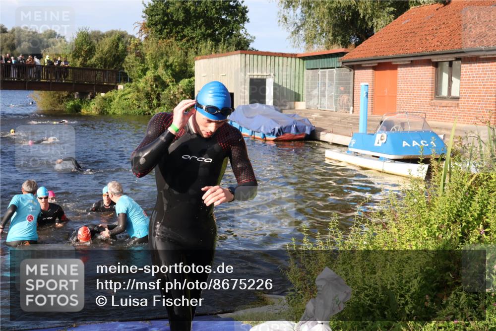 31.08.2025 - Elbe Triathlon Hamburg Luisa Fischer http://msf.ph/oto/8675226 31.08.2025 08:56:01 Schwimmen 304, 441, 450, 468, 549 meine-sportfotos.de
