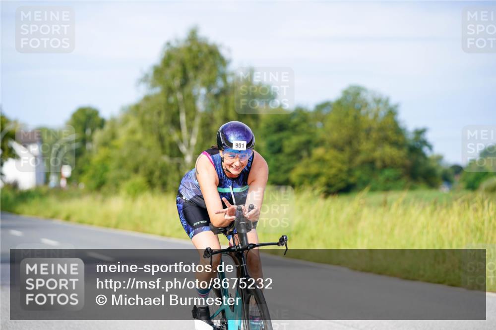 31.08.2025 - Elbe Triathlon Hamburg Michael Burmester http://msf.ph/oto/8675232 31.08.2025 10:18:58 Radfahren 690, 901 meine-sportfotos.de