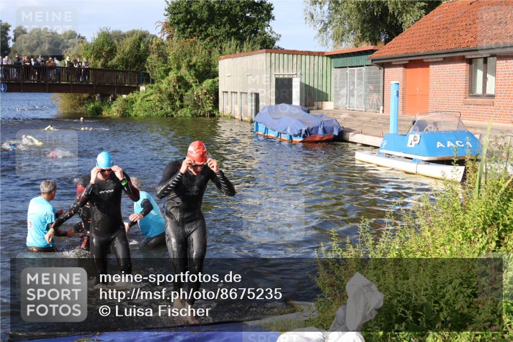 31.08.2025 - Elbe Triathlon Hamburg Luisa Fischer http://msf.ph/oto/8675235 31.08.2025 08:56:05 Schwimmen 441, 450, 476, 540, 549 meine-sportfotos.de