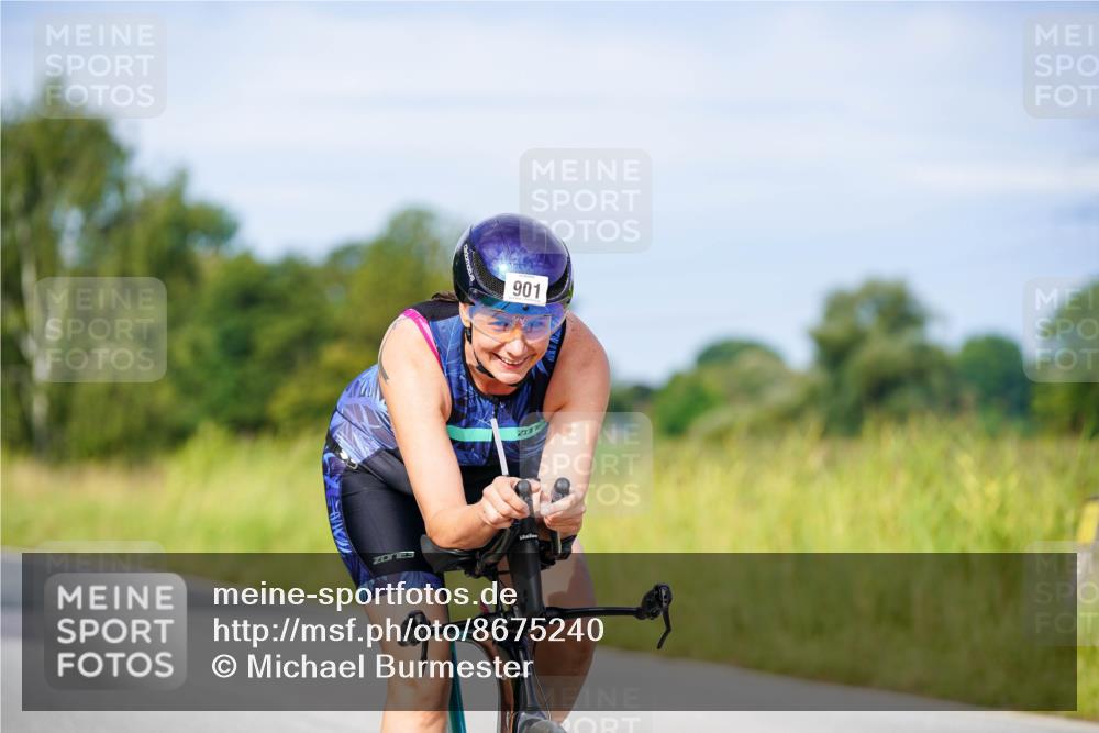 31.08.2025 - Elbe Triathlon Hamburg Michael Burmester http://msf.ph/oto/8675240 31.08.2025 10:18:59 Radfahren 690, 901, 944 meine-sportfotos.de