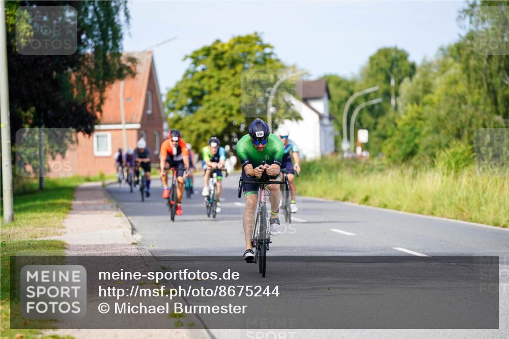 31.08.2025 - Elbe Triathlon Hamburg Michael Burmester http://msf.ph/oto/8675244 31.08.2025 10:19:03 Radfahren 674, 690, 735, 944 meine-sportfotos.de