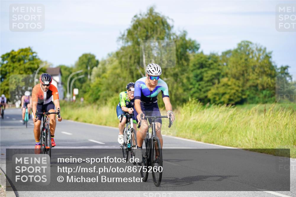 31.08.2025 - Elbe Triathlon Hamburg Michael Burmester http://msf.ph/oto/8675260 31.08.2025 10:19:06 Radfahren 487, 674, 690, 713, 735, 777, 856, 944 meine-sportfotos.de