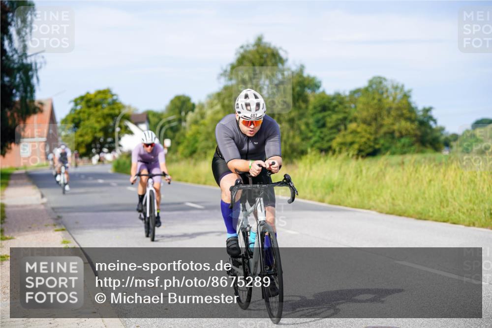 31.08.2025 - Elbe Triathlon Hamburg Michael Burmester http://msf.ph/oto/8675289 31.08.2025 10:19:11 Radfahren 487, 713, 777, 803, 828, 856, 930 meine-sportfotos.de
