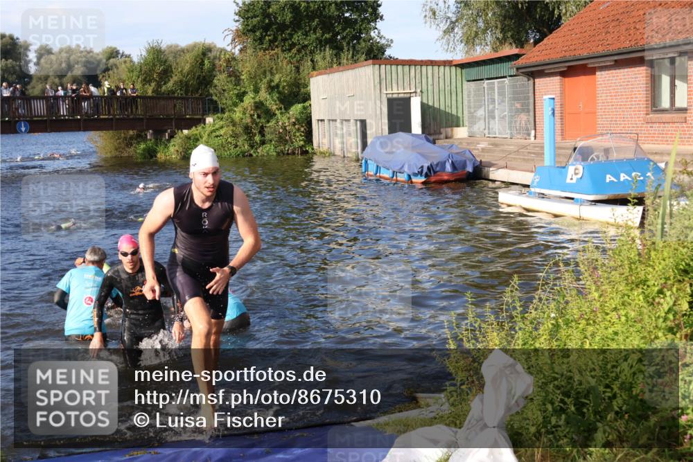 31.08.2025 - Elbe Triathlon Hamburg Luisa Fischer http://msf.ph/oto/8675310 31.08.2025 08:56:23 Schwimmen 449, 465, 479, 492 meine-sportfotos.de