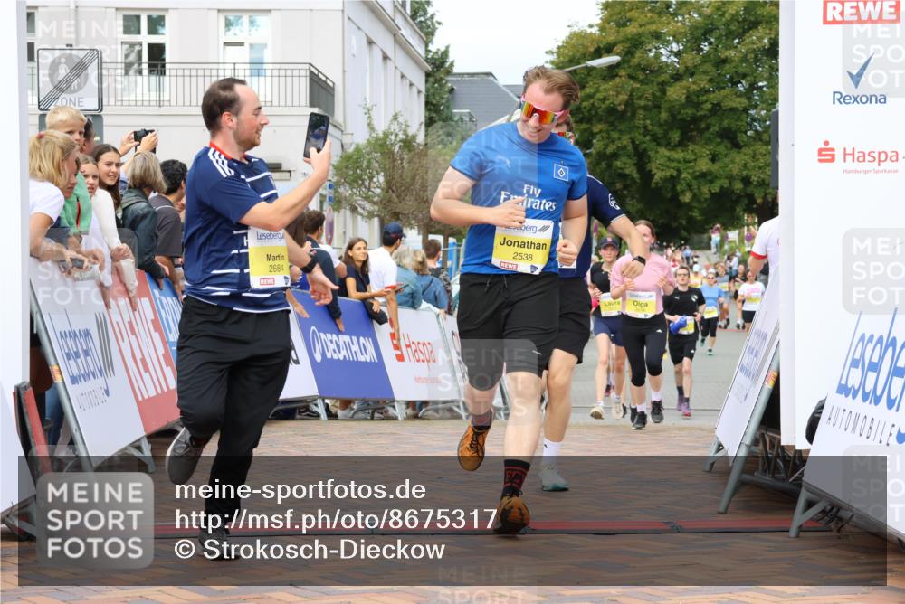 31.08.2025 - 21. Blankeneser Heldenlauf Strokosch-Dieckow http://msf.ph/oto/8675317 31.08.2025 10:29:32 Ziel 2614, 2615, 2684, 2538, 2558, 2277 meine-sportfotos.de