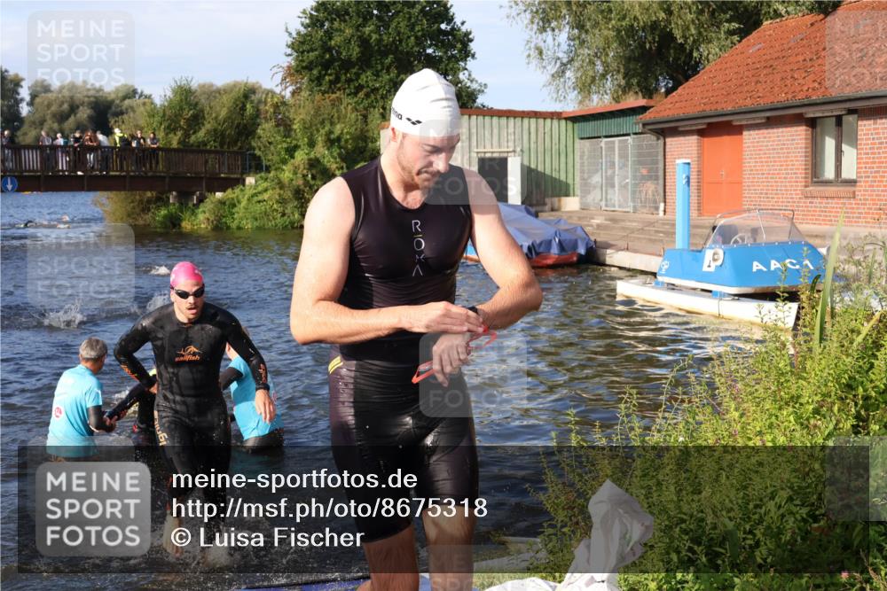 31.08.2025 - Elbe Triathlon Hamburg Luisa Fischer http://msf.ph/oto/8675318 31.08.2025 08:56:24 Schwimmen 449, 465, 479, 492 meine-sportfotos.de
