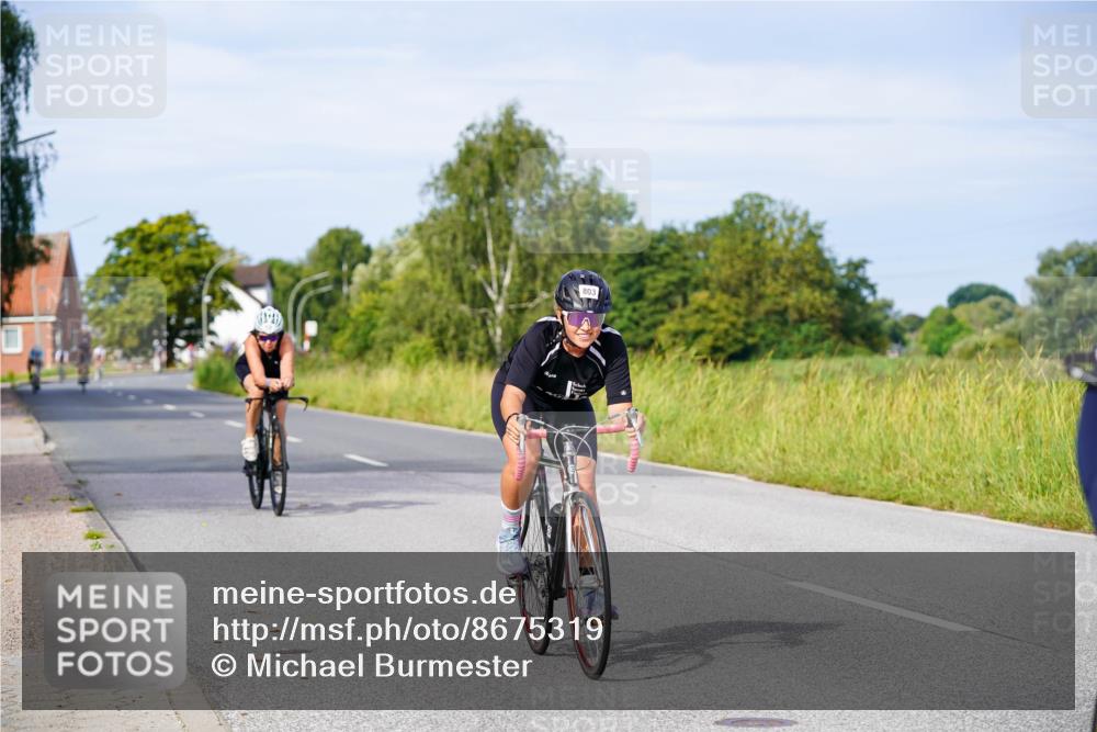 31.08.2025 - Elbe Triathlon Hamburg Michael Burmester http://msf.ph/oto/8675319 31.08.2025 10:19:16 Radfahren 713, 803, 828, 930 meine-sportfotos.de